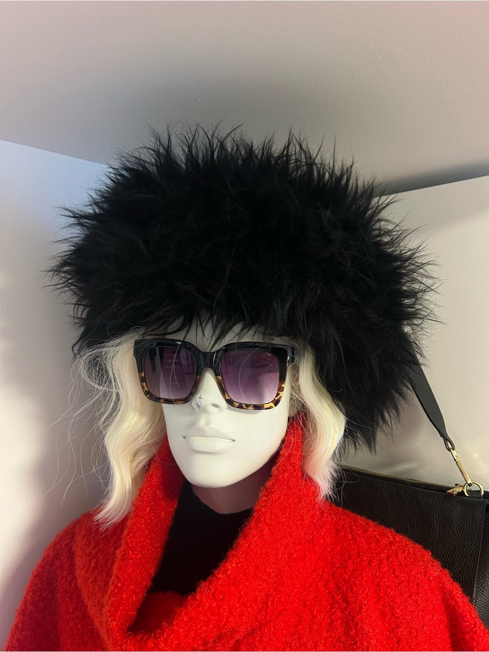Black Faux Fur Fluffy Bucket Hat - Women’s Fashion Hat
